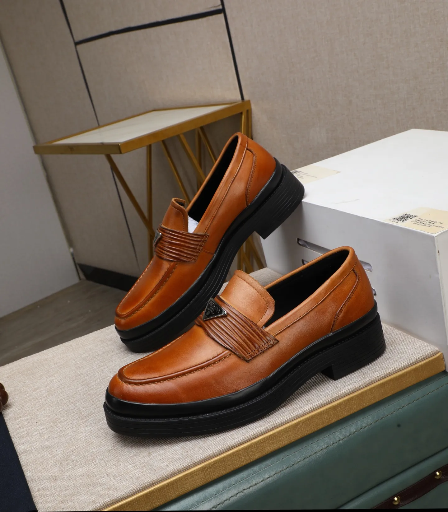 Men's men's shoes 💰540 (water-dyed cow leather) 📛📛PRADA high-end counter's latest formal business leather shoes 👔original and highest quality! Imported from Italy 🇮🇹 first-layer calfskin fabric ➕ cowhide lining Original outsole Formal size: 38➖44 (45 customized)